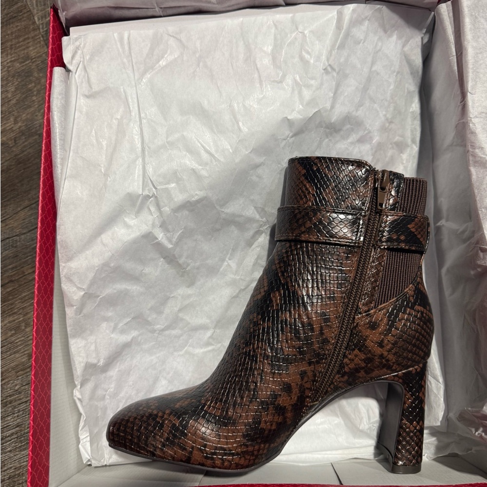Brown Snakeskin Ankle Boots BRAND NEW - Picture 3 of 3